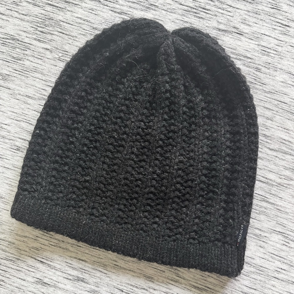 Tommy Hilfiger Fitted Wool Blend Beanie